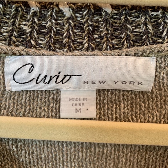 Curio New York top - Picture 2 of 5